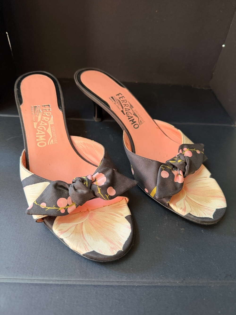 Salvatore Ferragamo Cherry Blossom Bow Mules with Pink Insole Kitten Heels NWOT
